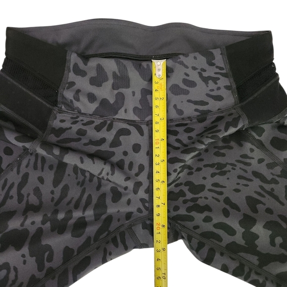 LULULEMON Just Breathe Crop leggings Animal Swirl Deep Coal Light / Black size 6 - Picture 12 of 14